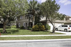 4867 Pinemore Ln, Lake Worth, FL 33463, Sold 11/25/19