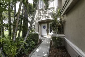 4867 Pinemore Ln, Lake Worth, FL 33463, Sold 11/25/19