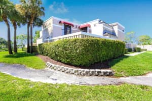 4065 Village Dr, Delray Beach, FL 33445, Sold 12/12/19