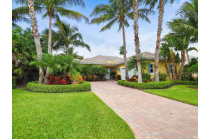 2583 St Lucia Cir, Vero Beach, FL 32967, Sold 03/31/20