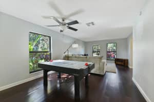 401 Sandtree Dr, Palm Beach Gardens, FL 33403, Sold 02/07/20