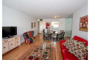 200 Waterway Dr S, Lantana, FL 33462, Sold 03/13/20