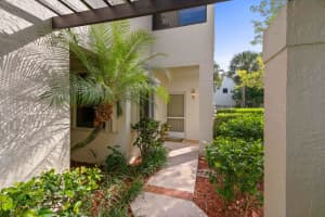 402 Sea Oats Dr, Juno Beach, FL 33408, Sold 04/10/20