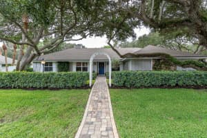 1049 Poitras Dr, Vero Beach, FL 32963, Sold 04/09/20