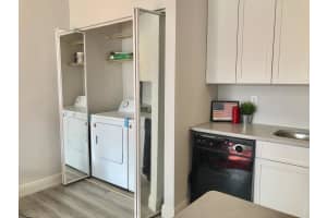 631 Executive Center Dr, West Palm Beach, FL 33401, Sold 01/20/20