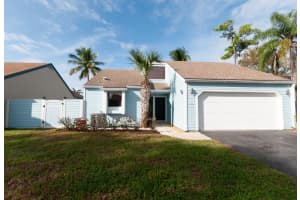 537 Goldenwood Way, Wellington, FL 33414, Sold 01/17/20