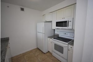 900 SW 8th St, Miami, FL 33130, Sold 02/10/20