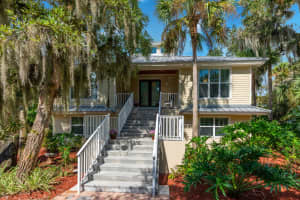 1900 Winding Creek Ln, Fort Pierce, FL 34981, Sold 01/21/20