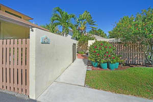 210 SW 29th Ave, Delray Beach, FL 33445, Sold 04/15/20