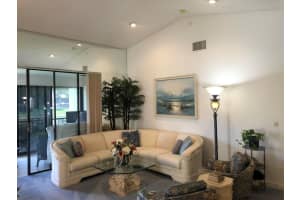 10359 S Circle Lake Dr, Boynton Beach, FL 33437, Sold 08/06/20