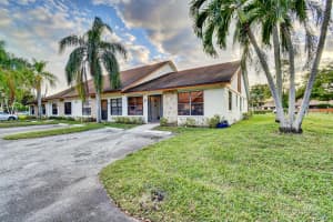 1250 Parkside Green Dr, Greenacres, FL 33415, Sold 04/15/20