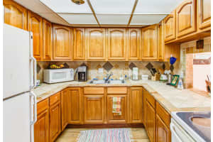 480 Executive Center Dr #3m, West Palm Beach, FL 33401, Sold 04/02/20