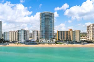 2711 S Ocean Dr, Hollywood, FL 33019, Sold 12/28/20