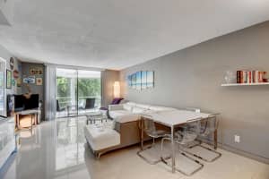 400 SE 10th St, Deerfield Beach, FL 33441, Sold 04/30/20