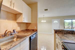 36 N Crossings Cir, Boynton Beach, FL 33435, Sold 06/12/20