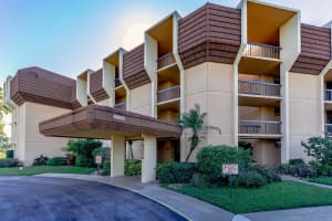 5350 Woodland Lakes Dr, Palm Beach Gardens, FL 33418, Sold 02/18/20