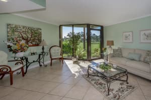 5350 Woodland Lakes Dr, Palm Beach Gardens, FL 33418, Sold 02/18/20