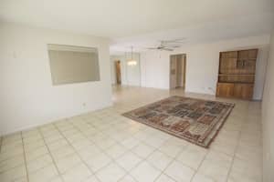 7257 W Oakridge Cir, Lantana, FL 33462, Sold 12/04/20