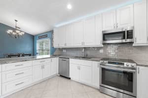 1049 Fairfax Cir W, Boynton Beach, FL 33436, Sold 02/21/20