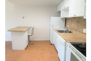 494 7th Pl, Vero Beach, FL 32962, Sold 03/02/20