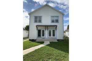 3330 N Park Dr, Fort Pierce, FL 34982, Sold 06/15/20