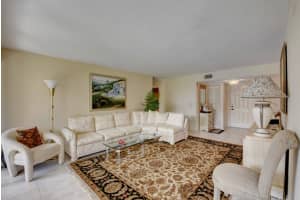 800 Jeffery St, Boca Raton, FL 33487, Sold 03/29/21