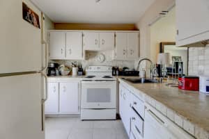 610 SE 2nd Ave APT L8, Deerfield Beach, FL 33441, Sold 03/25/20