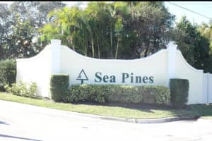 11127 SE Sea Pines Cir, Hobe Sound, FL 33455, Sold 07/17/20