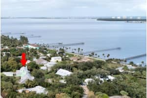 128 Eden Creek Ln, Jensen Beach, FL 34957, Sold 03/23/20