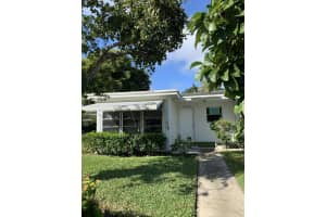 7373 W Oakridge Cir Bldg 12, Lantana, FL 33462, Sold 02/20/20