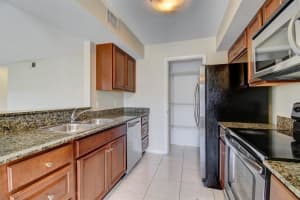 815 W Boynton Beach Blvd, Boynton Beach, FL 33426, Sold 02/28/20