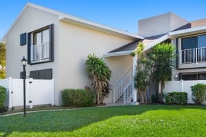 3207 S Lakeview Cir, Fort Pierce, FL 34949, Sold 09/09/20