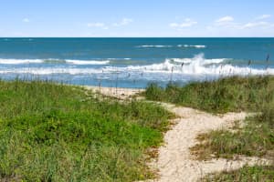 3207 S Lakeview Cir, Fort Pierce, FL 34949, Sold 09/09/20