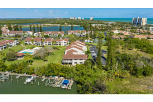 3207 S Lakeview Cir, Fort Pierce, FL 34949, Sold 09/09/20