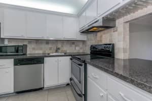 326 Northlake Dr, North Palm Beach, FL 33408, Sold 09/18/20