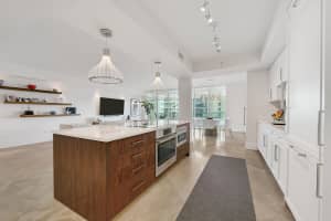 550 SE Mizner Blvd APT B602, Boca Raton, FL 33432, Sold 07/30/20