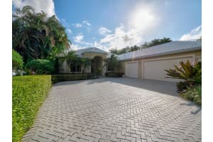52 Bermuda Lake Dr, Palm Beach Gardens, FL 33418, Sold 04/03/20