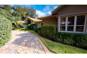 230 44th Terrace SW, Vero Beach, FL 32968, Sold 04/02/20