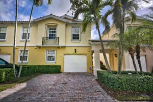 452 Capistrano Dr, Palm Beach Gardens, FL 33410, Sold 04/10/20