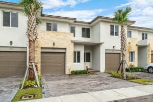 941 Pioneer Way, Royal Palm Beach, FL 33411, Sold 06/29/20