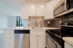 760 Executive Center Dr, West Palm Beach, FL 33401, Sold 04/14/20