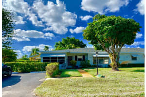 7201 W Oakridge Cir, Lantana, FL 33462, Sold 03/05/20