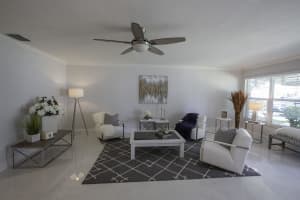 7234 E Oakridge Cir, Lantana, FL 33462, Sold 03/25/20