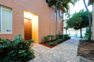 1823 Sonrisa St, Riviera Beach, FL 33404, Sold 05/18/20
