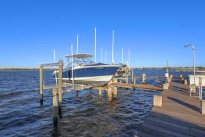 71 SE River Lights Ct, Stuart, FL 34996, Sold 12/04/20