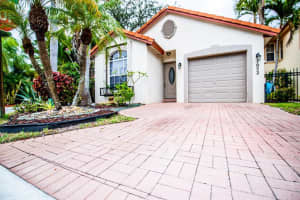 1052 Via Jardin, Riviera Beach, FL 33418, Sold 06/30/20