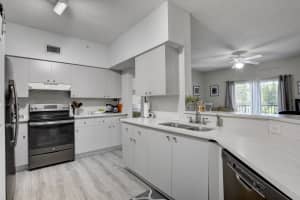 350 Crestwood Cir, Royal Palm Beach, FL 33411, Sold 04/17/20