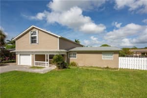 35 SW Cabana Point Cir, Stuart, FL 34994, Sold 07/23/20