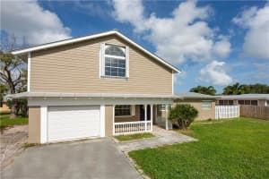 35 SW Cabana Point Cir, Stuart, FL 34994, Sold 07/23/20