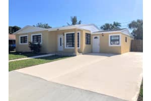 1153 W 26th Ct, West Palm Beach, FL 33404, Sold 05/11/20